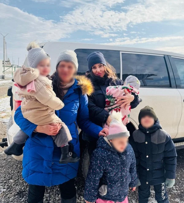 Поліція та волонтери об’єднали зусилля для підтримки родин Чорнобаївки