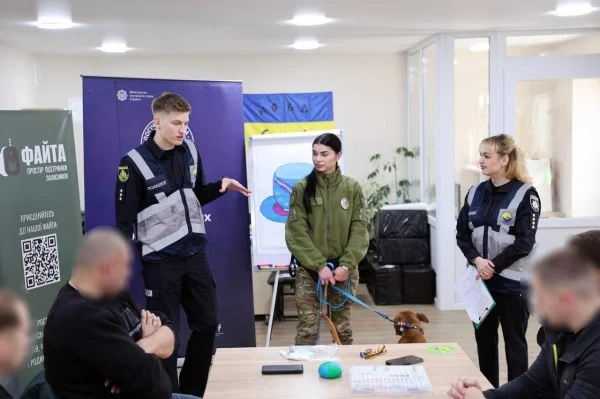 Психологи поліції Херсонщини провели арт-терапію для поранених правоохоронців