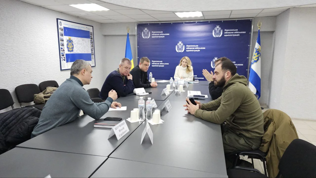 Захист доріг Херсонщини від дронів: 100 км вже під сітками