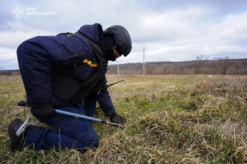 Майже 70 тисяч вибухонебезпечних предметів знешкодили на Херсонщині