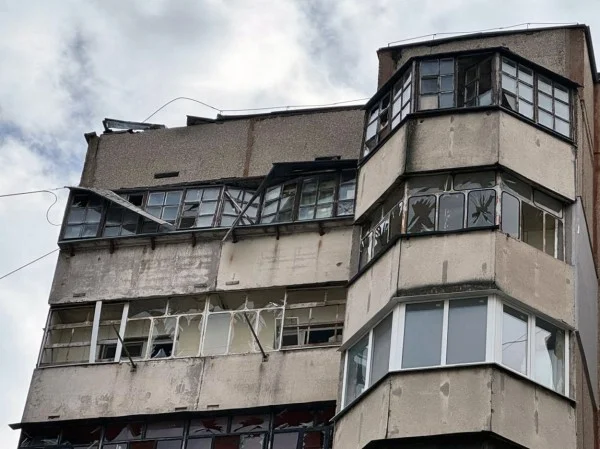 Масовані обстріли Херсонщини: вісім поранених, пошкоджені будинки та інфраструктура