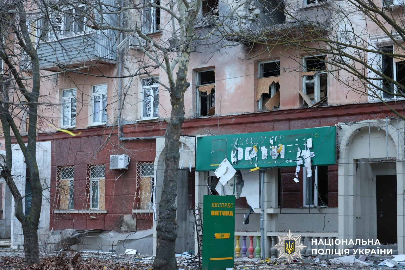 Обстріли Херсонщини: пошкоджено будинки, лікарню, газопровід