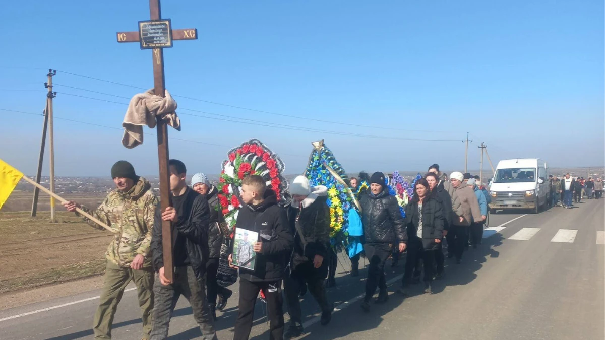 У Високопільській громаді попрощалися з Олександром Дмитренком
