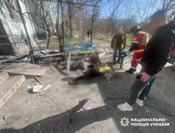 Четверо загиблих у Херсоні: поліція документує воєнний злочин