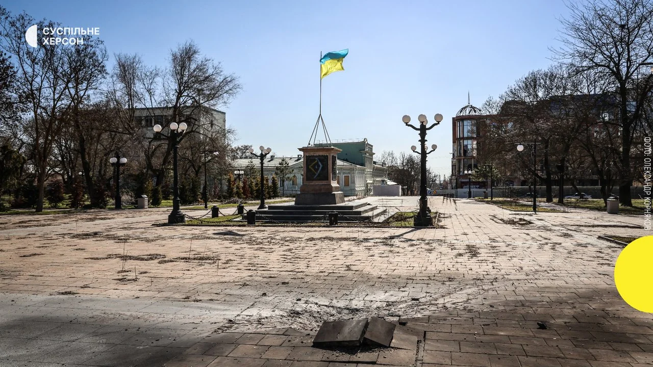 35 населених пунктів Херсонщини під вогнем РФ: троє поранених, руйнування