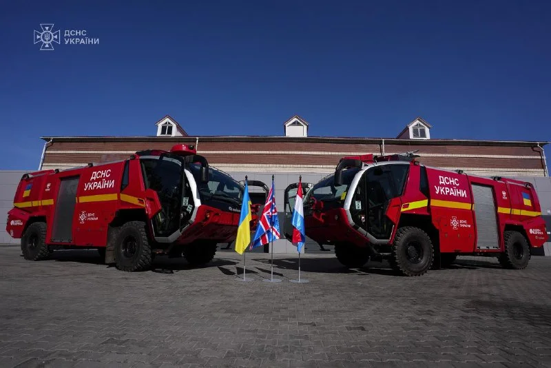 Рятувальники ДСНС отримали два пожежно-рятувальні автомобілі від Люксембургу
