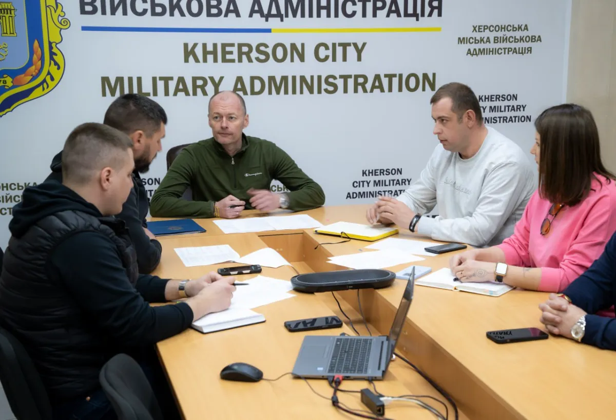 Херсонська МВА посилює координацію з фондами для облаштування житла евакуйованих