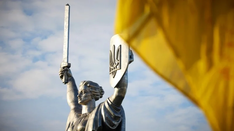 Війна — головний виклик: опитування КМІС показало думку українців