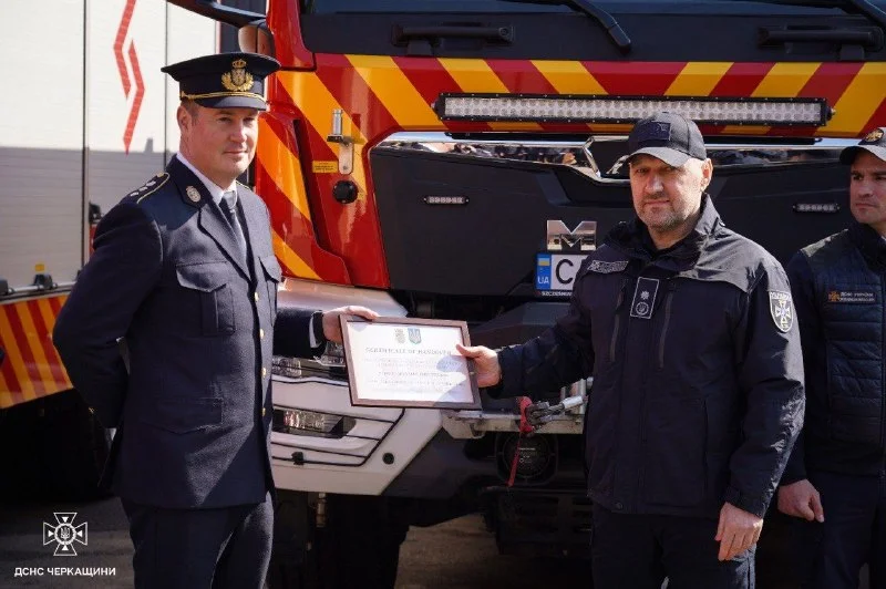 Данія передала Україні п’ять сучасних пожежних авто для рятувальників