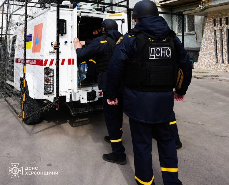 Рятувальники евакуювали трьох жителів Комишан, серед них дитина