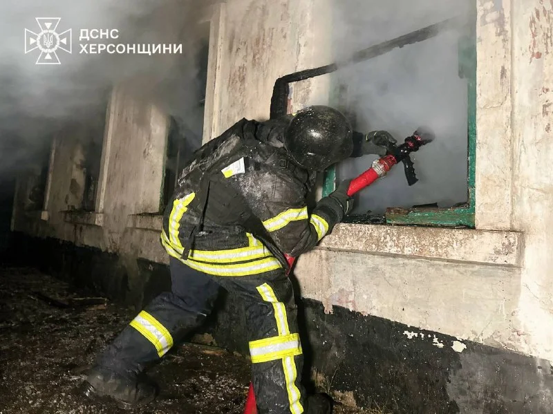 Оперативна ліквідація пожежі в приватному будинку Херсона