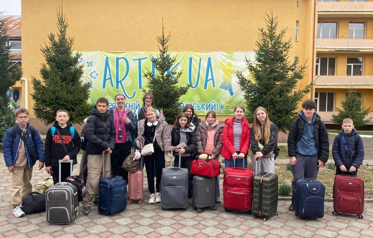Діти з Херсонщини: друга група вирушила на оздоровлення до «Артеку»