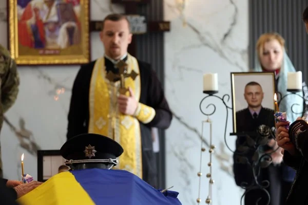 Херсонщина прощається з капітаном поліції, загиблим від дрона в Херсоні