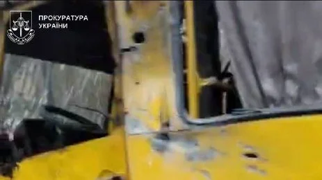 Атака дрона на маршрутку в Херсоні: семеро постраждалих, розслідування