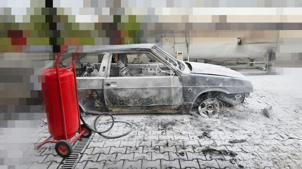 Росіяни вдарили безпілотником по АЗС у Херсоні: сталася пожежа