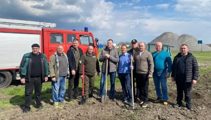 Алея Єдності у Посад-Покровському: відбудова після окупації