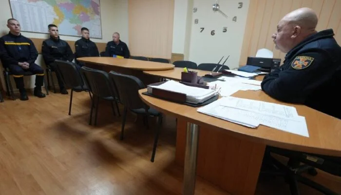 Рятувальний гарнізон Херсонщини поповнили молоді лейтенанти