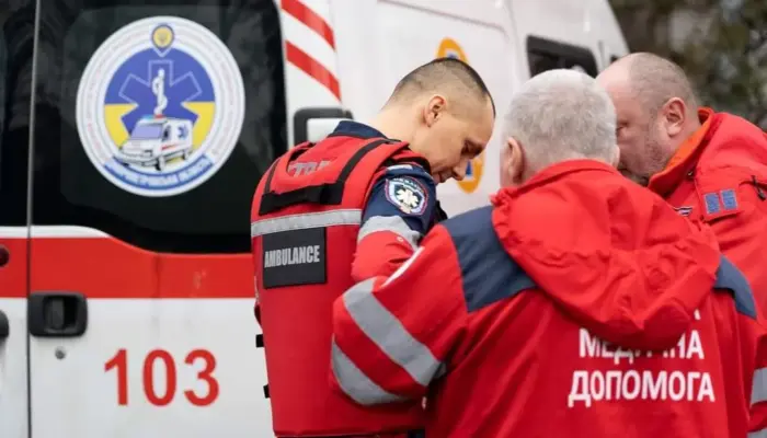 Лікарі екстреної допомоги на Херсонщині у березні отримували 63,9 тис. грн