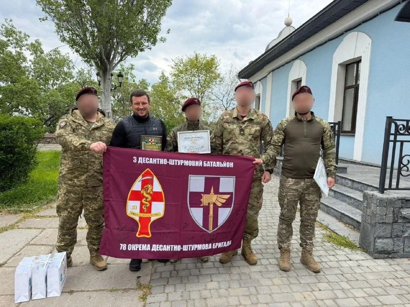 78-й бригаді передали екскаватор за 3,4 млн грн та вручили відзнаки