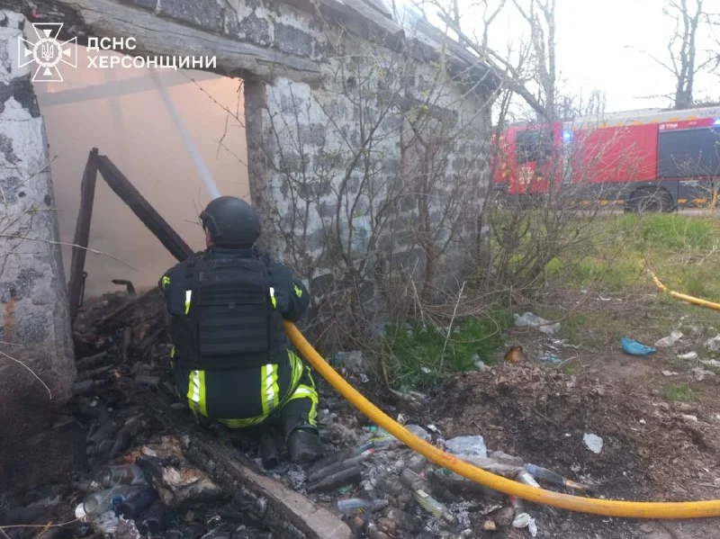 Рятувальники загасили пожежу в господарській споруді на Херсонщині