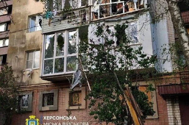 Селище Інженерне другу добу атакують дронами: є пошкодження та поранені